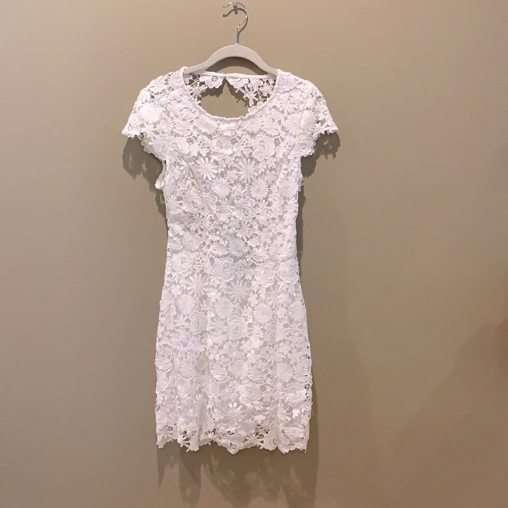 Never worn white Lulus dress size medium